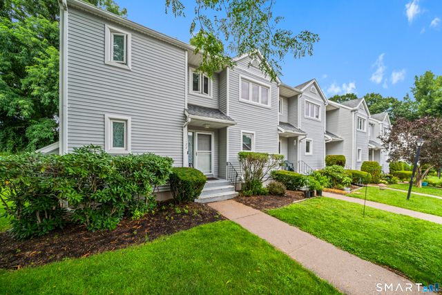 122 Oak Ridge Drive 122, Windsor Locks, CT 06096