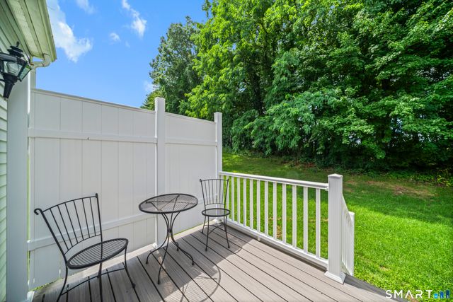 122 Oak Ridge Drive 122, Windsor Locks, CT 06096