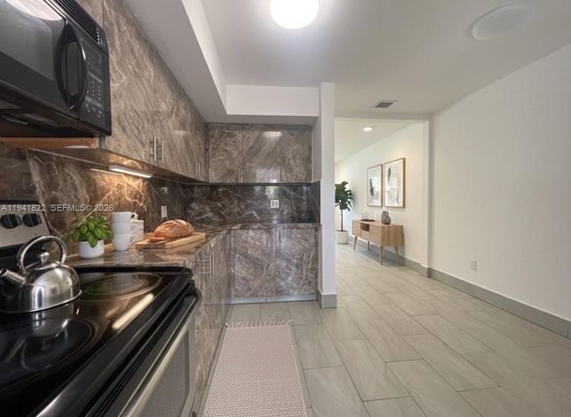 1396 NE 117th St 1396, Miami, FL 33161