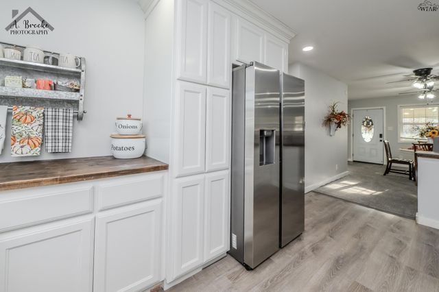 1008 W HIGHWAY ST, Iowa Park, TX 76367