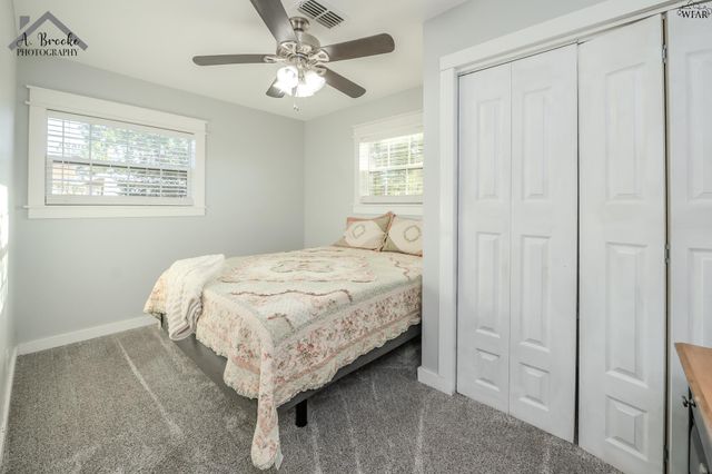 1008 W HIGHWAY ST, Iowa Park, TX 76367