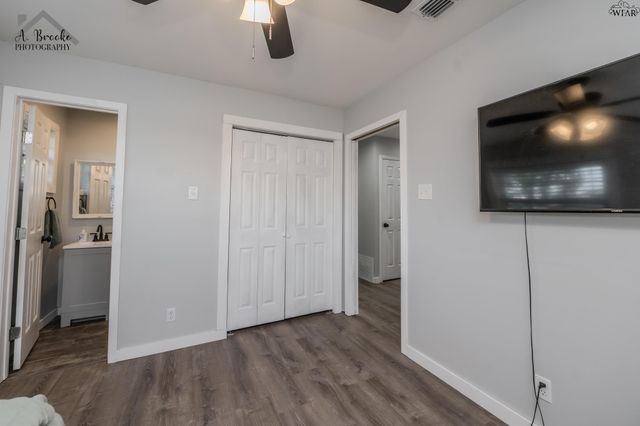 1008 W HIGHWAY ST, Iowa Park, TX 76367