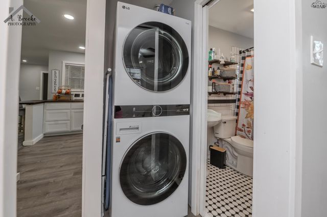 1008 W HIGHWAY ST, Iowa Park, TX 76367