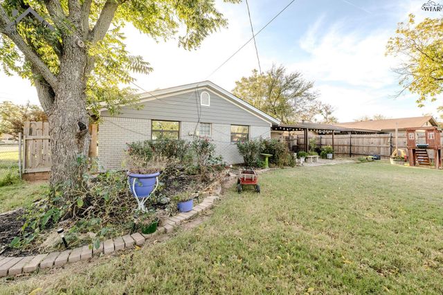 1008 W HIGHWAY ST, Iowa Park, TX 76367