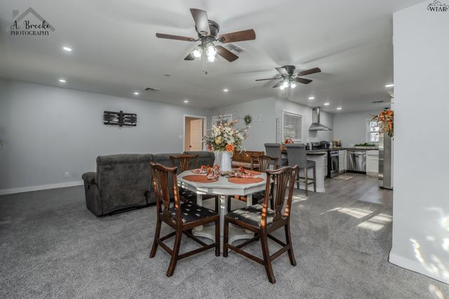 1008 W HIGHWAY ST, Iowa Park, TX 76367