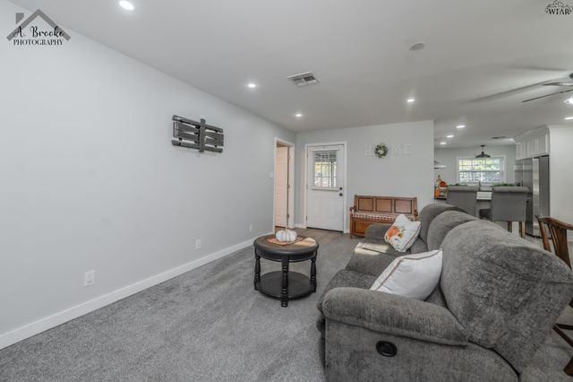 1008 W HIGHWAY ST, Iowa Park, TX 76367