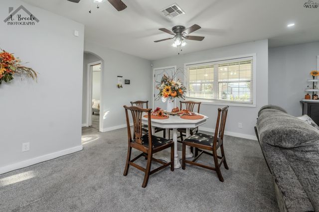 1008 W HIGHWAY ST, Iowa Park, TX 76367