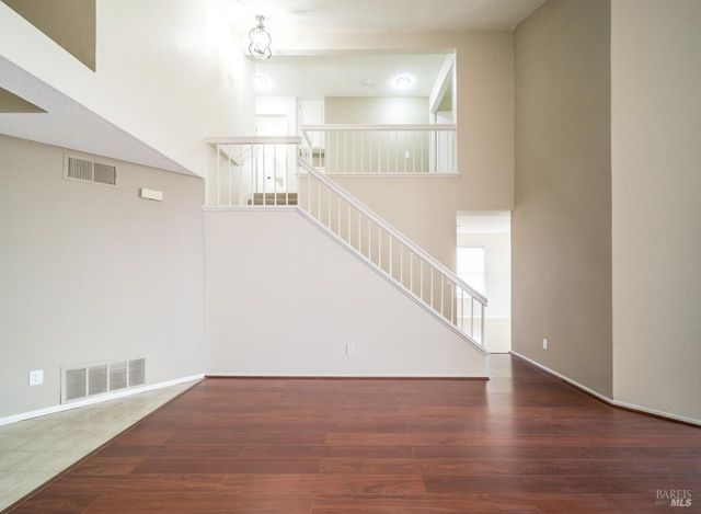 453 Knights Cir, Vallejo, CA 94591