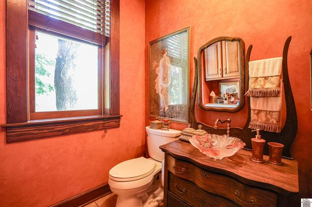220 Fountain Ave., Paducah, KY 42001