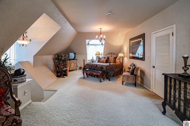 220 Fountain Ave., Paducah, KY 42001
