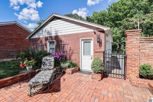 220 Fountain Ave., Paducah, KY 42001