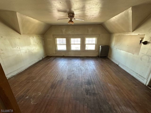 86 Hawthorne Ave, East Orange City, NJ 07018