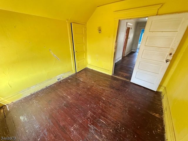 86 Hawthorne Ave, East Orange City, NJ 07018