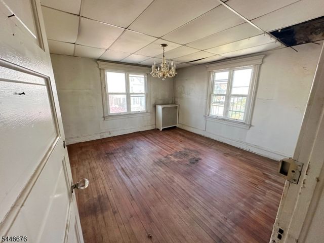 86 Hawthorne Ave, East Orange City, NJ 07018