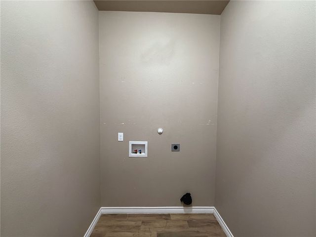 2223 Mangrove Dr, Portland, TX 78374