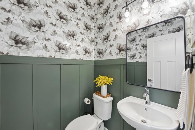 2121 Johanna Circle, Lino Lakes, MN 55038