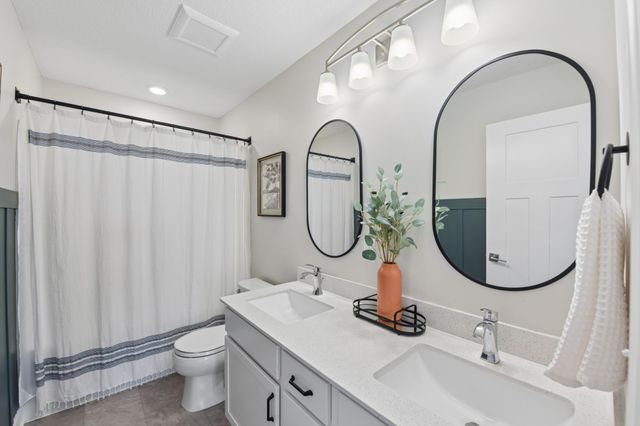 2121 Johanna Circle, Lino Lakes, MN 55038