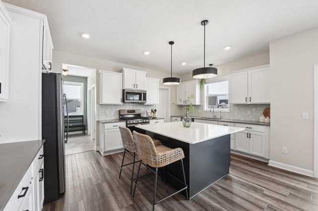 2121 Johanna Circle, Lino Lakes, MN 55038