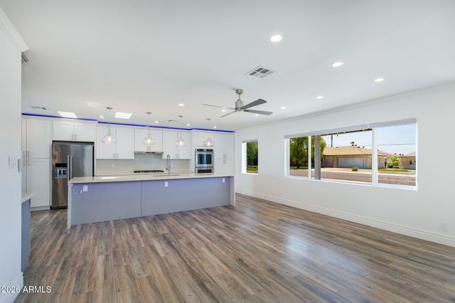 8224 E VIRGINIA Avenue, Scottsdale, AZ 85257