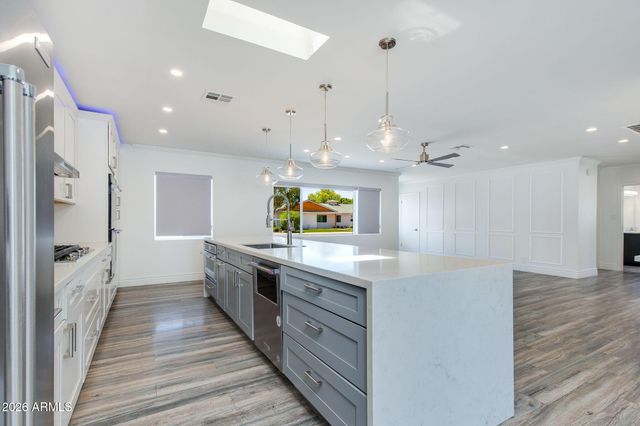 8224 E VIRGINIA Avenue, Scottsdale, AZ 85257