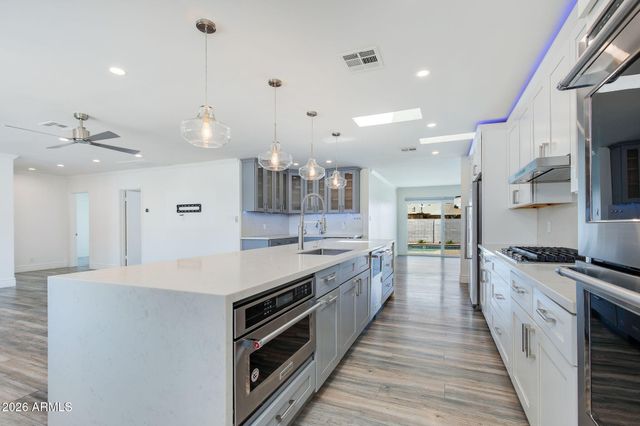 8224 E VIRGINIA Avenue, Scottsdale, AZ 85257