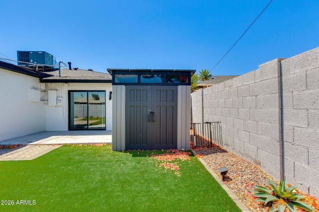 8224 E VIRGINIA Avenue, Scottsdale, AZ 85257
