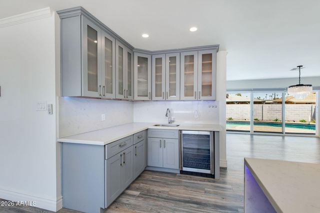 8224 E VIRGINIA Avenue, Scottsdale, AZ 85257