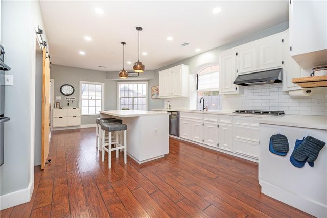 1904 Summer Reef Drive, League City, TX 77573