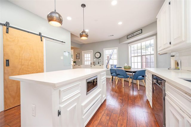 1904 Summer Reef Drive, League City, TX 77573