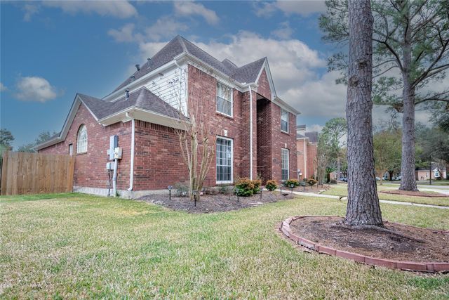 1904 Summer Reef Drive, League City, TX 77573