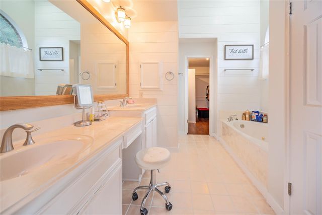 1904 Summer Reef Drive, League City, TX 77573