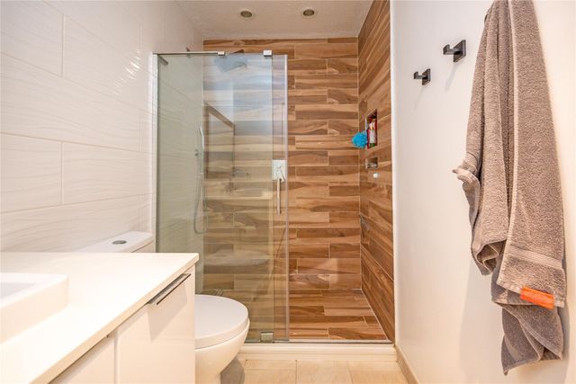 1904 Summer Reef Drive, League City, TX 77573