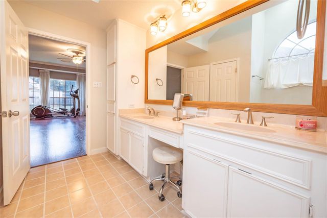 1904 Summer Reef Drive, League City, TX 77573