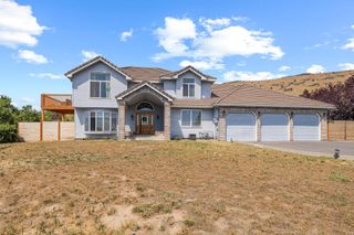5749 Basin View Drive, Klamath Falls, OR 97603