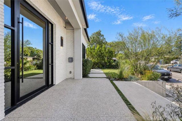 4050 Contera Road, Encino, CA 91436