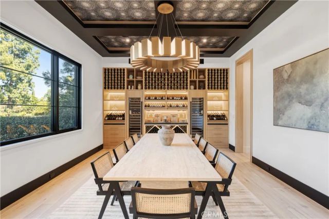 4050 Contera Road, Encino, CA 91436