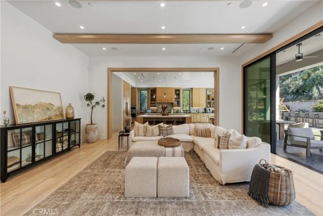 4050 Contera Road, Encino, CA 91436