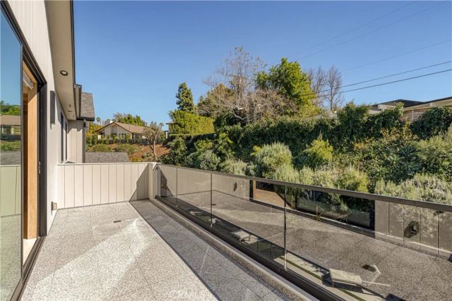 4050 Contera Road, Encino, CA 91436