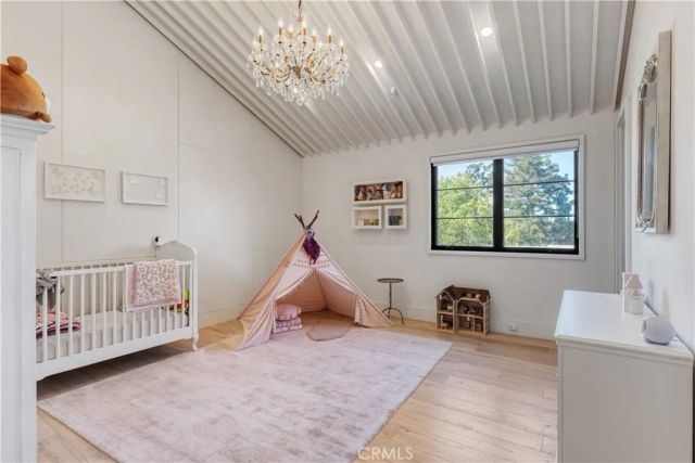 4050 Contera Road, Encino, CA 91436