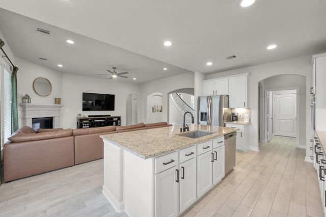 241 Bright Bluff Circle, Waller, TX 77484