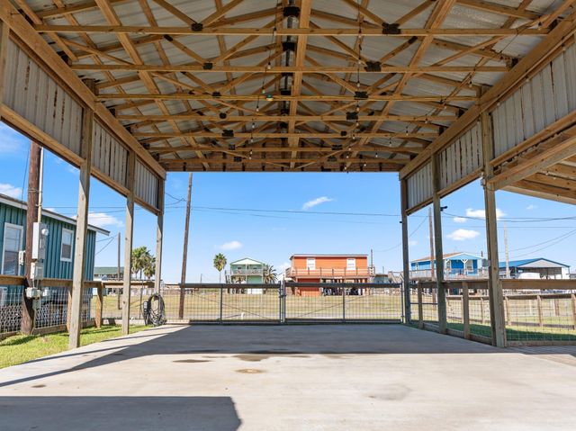 1226 County Road 202, Sargent, TX 77414