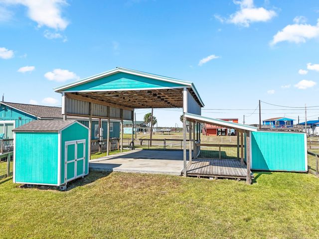 1226 County Road 202, Sargent, TX 77414