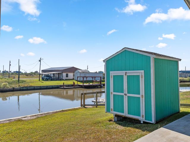 1226 County Road 202, Sargent, TX 77414