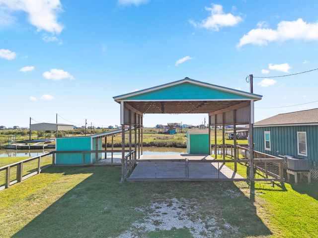 1226 County Road 202, Sargent, TX 77414