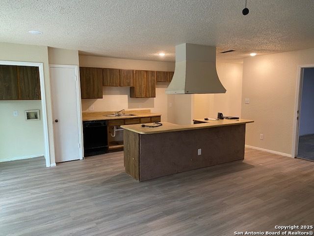 6811 Brookfield, San Antonio, TX 78238