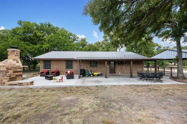 121 Dog Run, Burnet, TX 78611