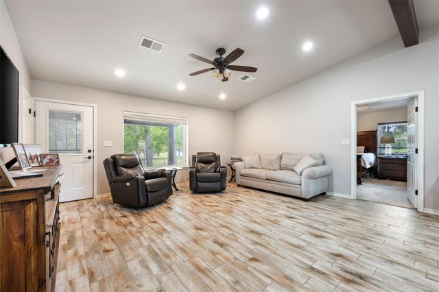 121 Dog Run, Burnet, TX 78611