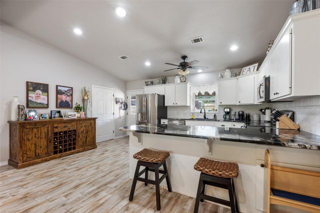 121 Dog Run, Burnet, TX 78611