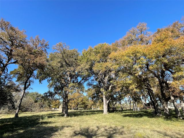 121 Dog Run, Burnet, TX 78611