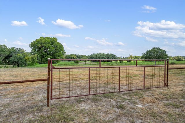121 Dog Run, Burnet, TX 78611